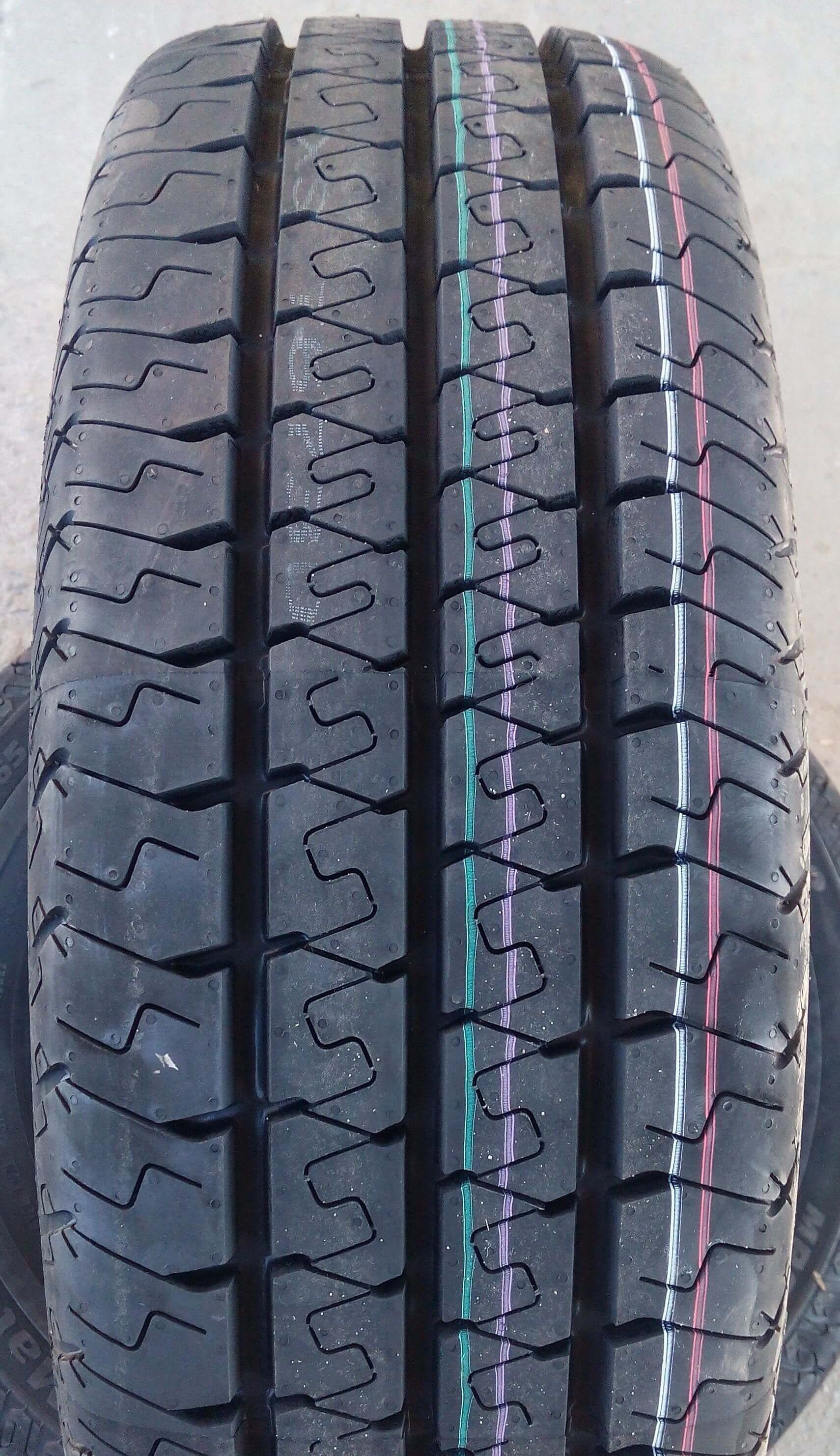 Matador MPS-300 Maxilla AP 225/70 R15C